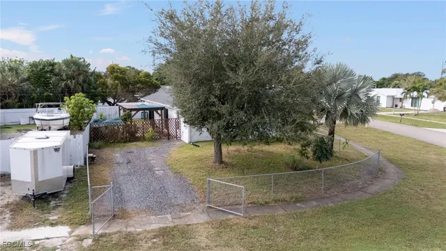 $355,000 | 1082 Ridgeway Drive, North Fort Myers, FL 33903