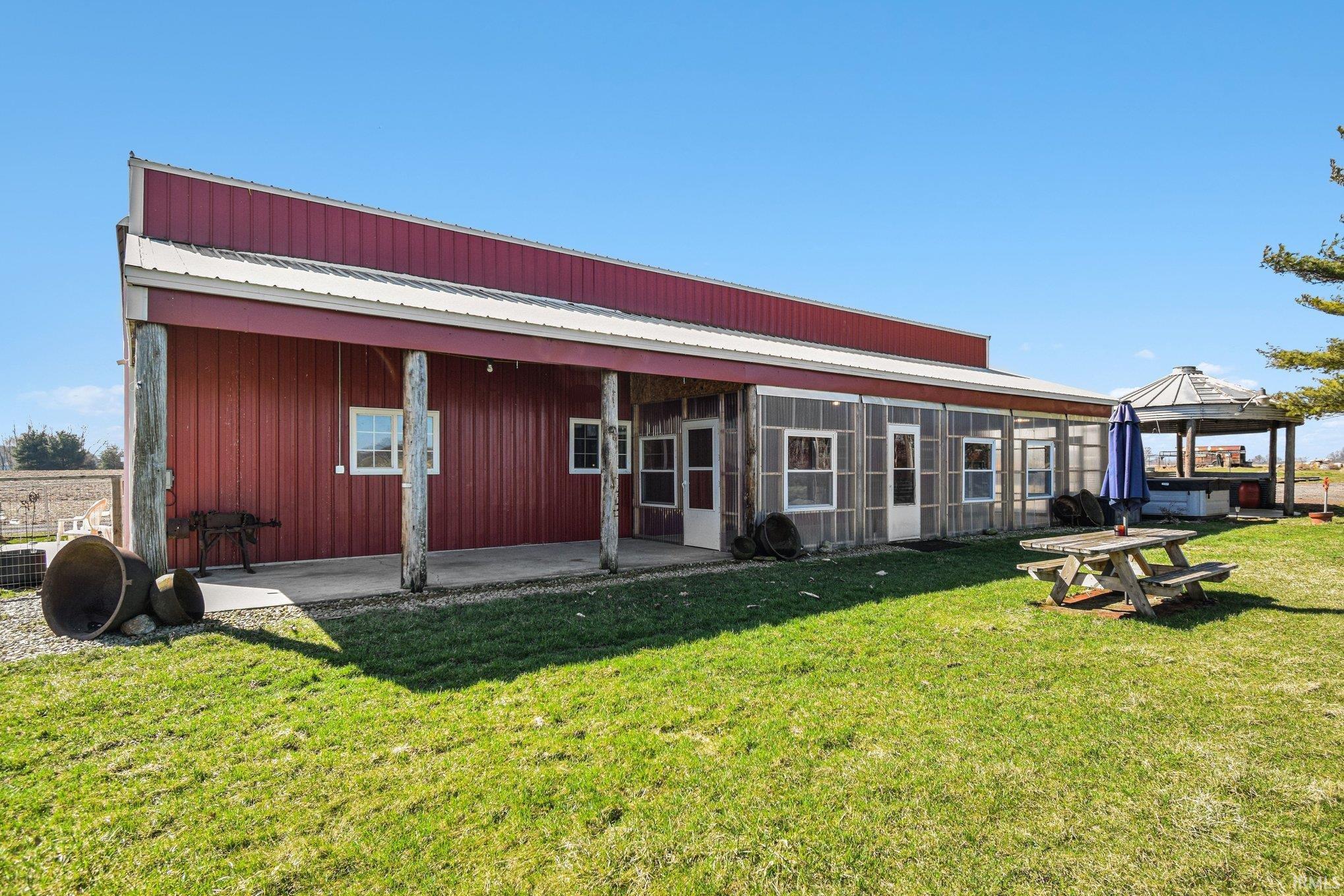 10647 Hawthorn Road Plymouth, IN 46563 - Photo 2 of 24