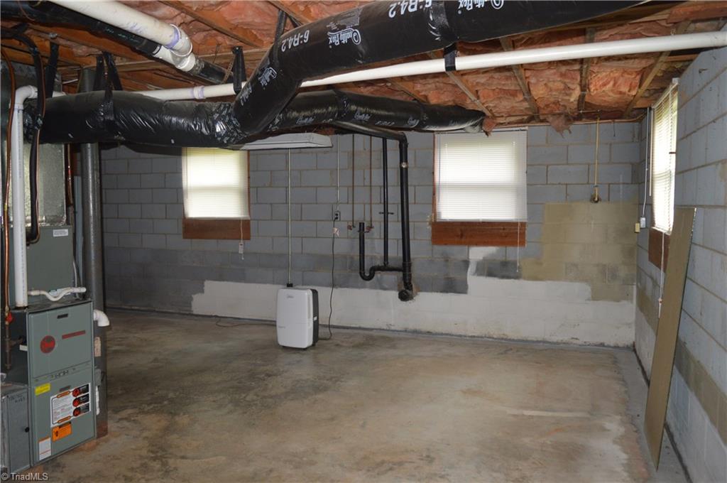 4071 Red Brush Road Mount Airy, NC 27030 - Photo 14 of 20 Gallery Image 14