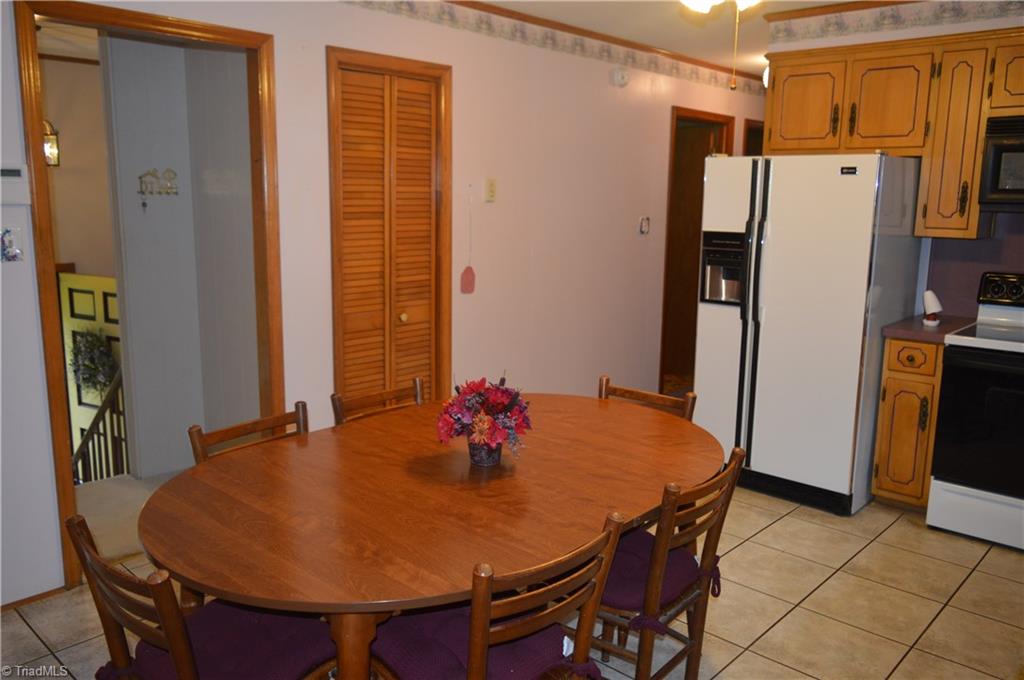 4071 Red Brush Road Mount Airy, NC 27030 - Photo 4 of 20 Gallery Image 4