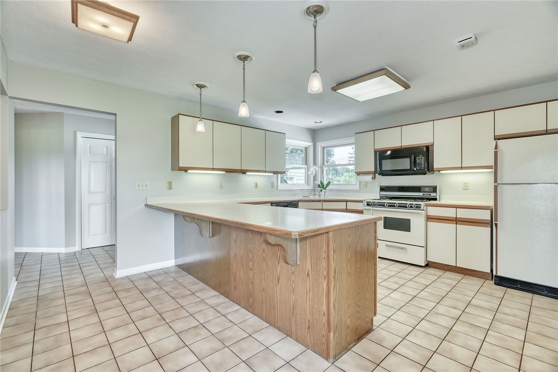 286 Phillips Road Webster, NY 14580 - Photo 16 of 50 Gallery Image 16