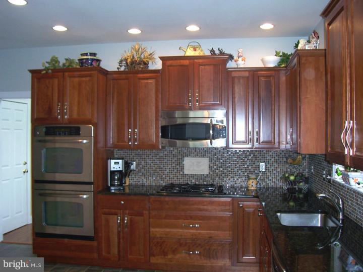 1405 Ridgeview Drive Morgantown, PA 19543 - Photo 8 of 25 Kitchen