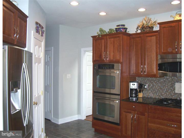 1405 Ridgeview Drive Morgantown, PA 19543 - Photo 9 of 25 Kitchen