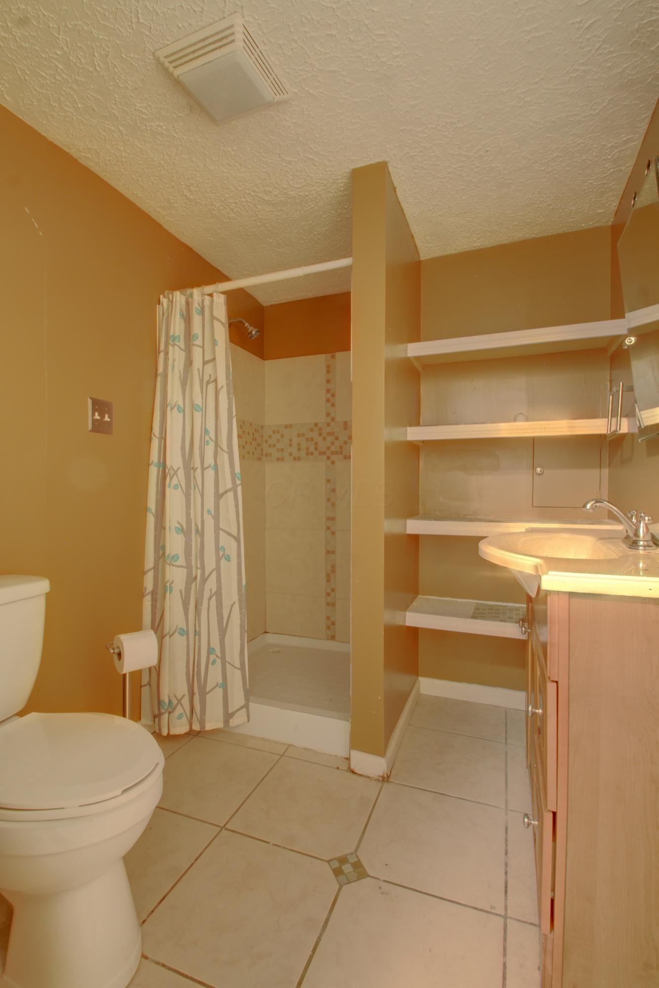 3811 Armada Road Columbus, OH 43232 - Photo 13 of 20