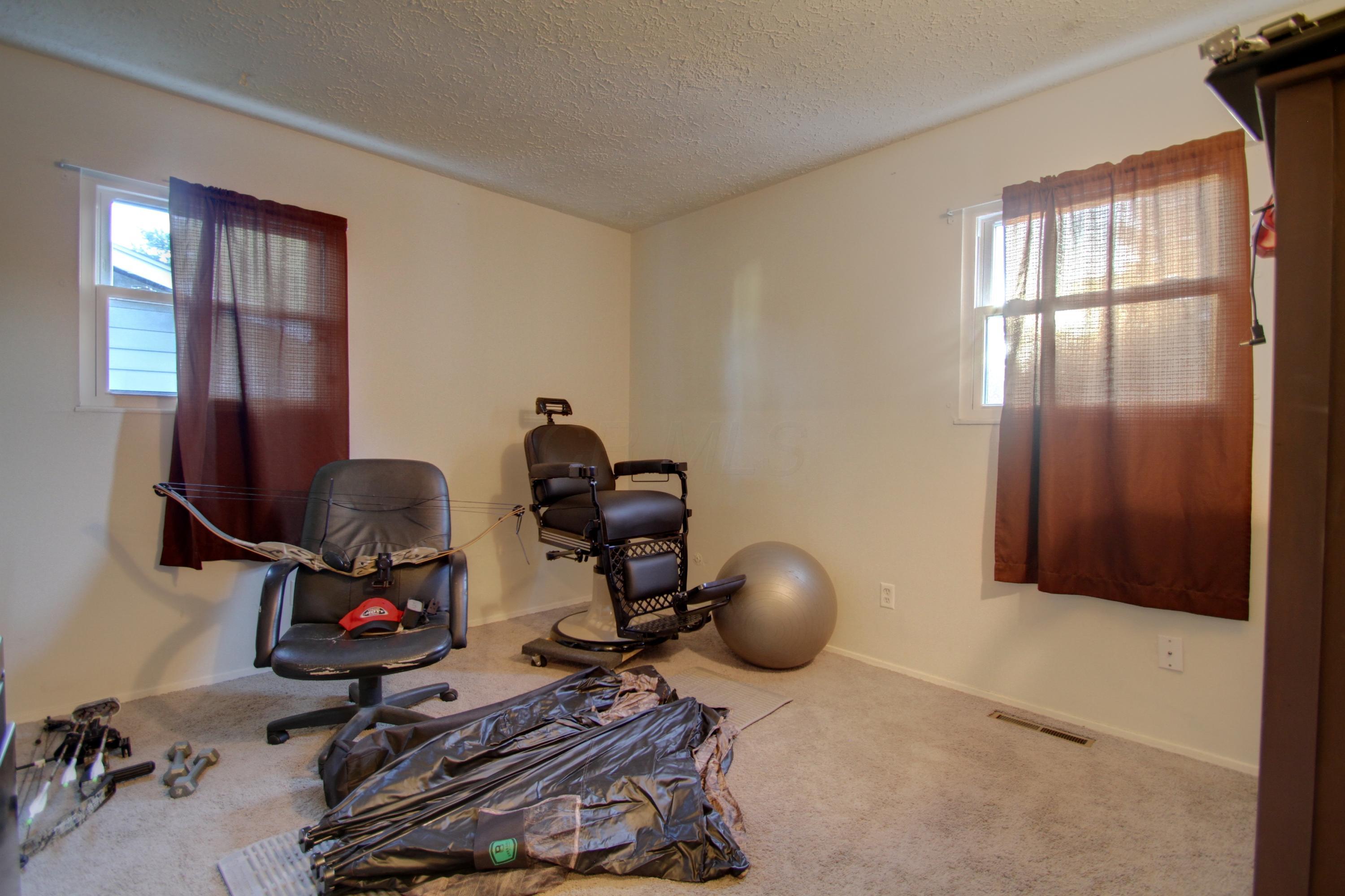 3811 Armada Road Columbus, OH 43232 - Photo 6 of 20