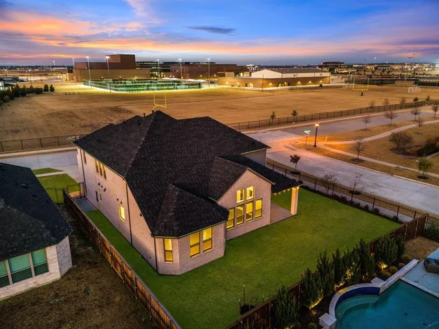 $945,000 | 2677 Wiregrass Road, Frisco, TX 75033