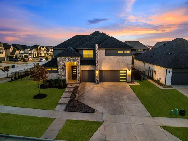 $945,000 | 2677 Wiregrass Road, Frisco, TX 75033