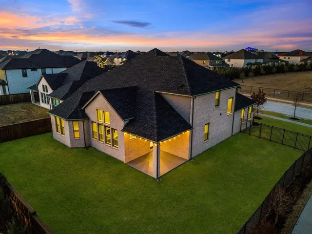 $945,000 | 2677 Wiregrass Road, Frisco, TX 75033