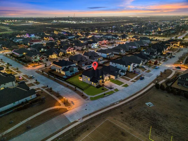 $945,000 | 2677 Wiregrass Road, Frisco, TX 75033