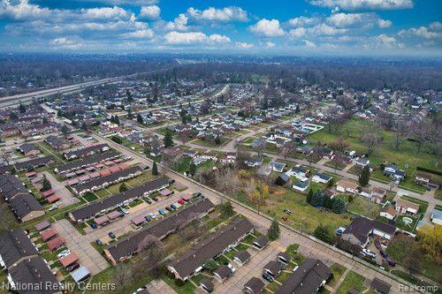 8401 18 18 Mile Road, Unit 255 Sterling Heights, MI 48313 - Photo 23 of 24