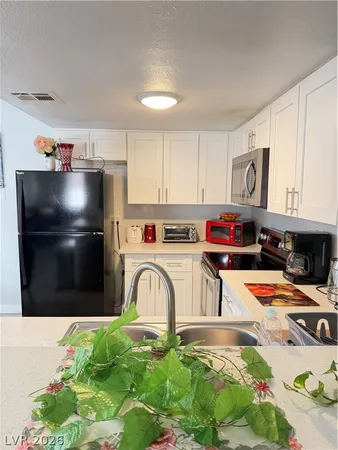 $1,900 | 5032 Spencer Street, Unit D, Las Vegas, NV 89119
