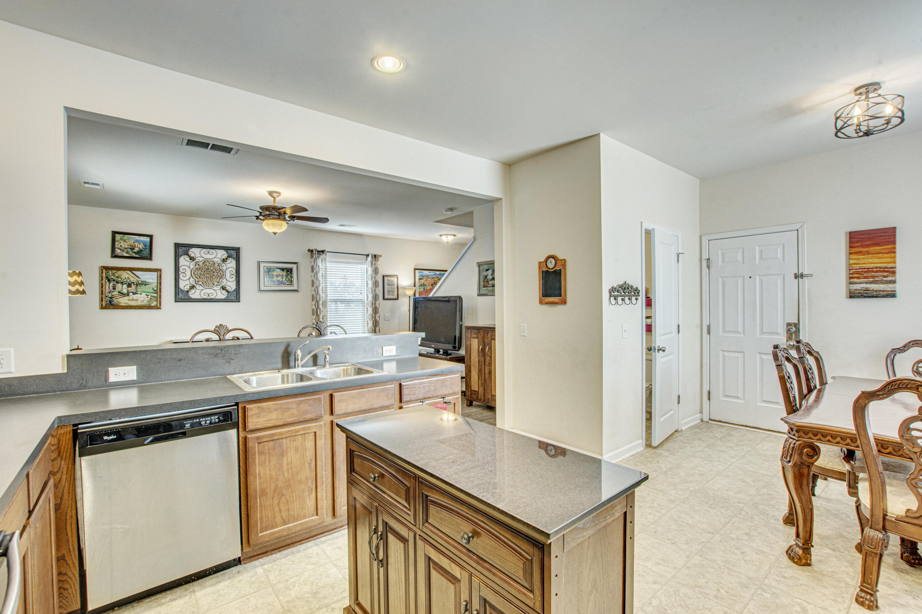331 Iveson Road Summerville, SC 29486 - Photo 11 of 33 25