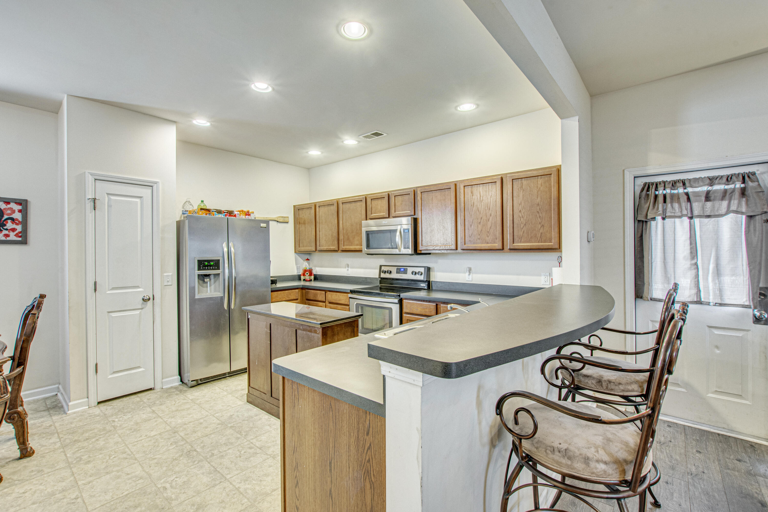 331 Iveson Road Summerville, SC 29486 - Photo 9 of 33 22