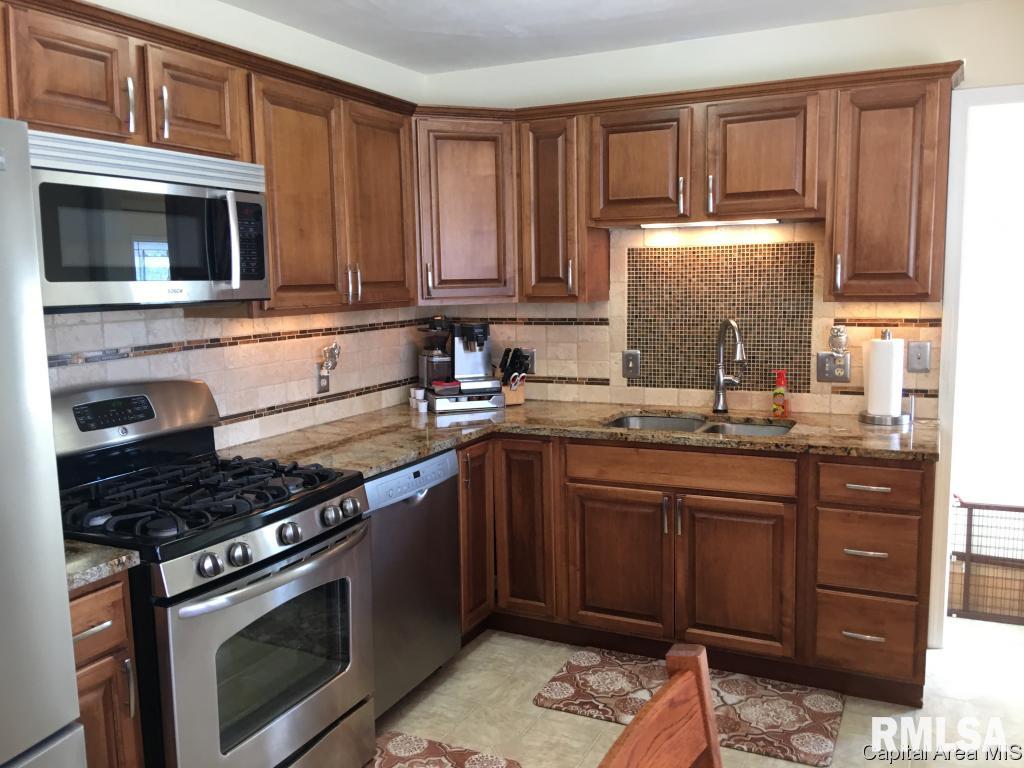 2606 Huntington Road Springfield, IL 62703 - Photo 14 of 26