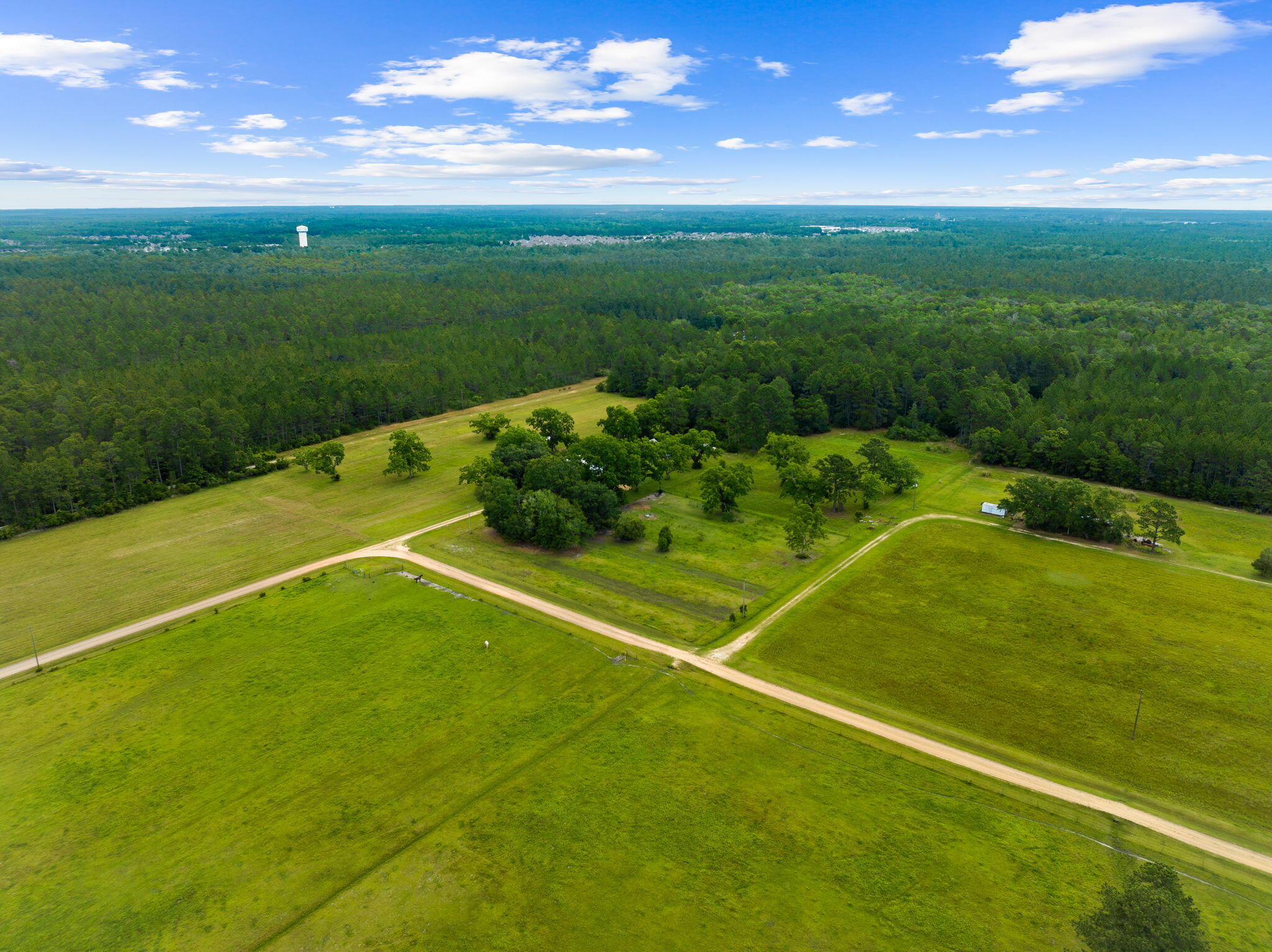2671 County Highway 83A West Freeport, FL 32439 - Photo 18 of 55 a view of a tennis court