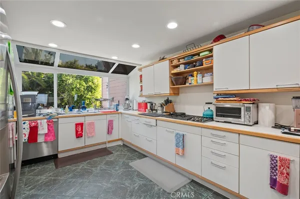 $16,000 | 867 Aubrey Court, Unit 3, Hermosa Beach, CA 90254