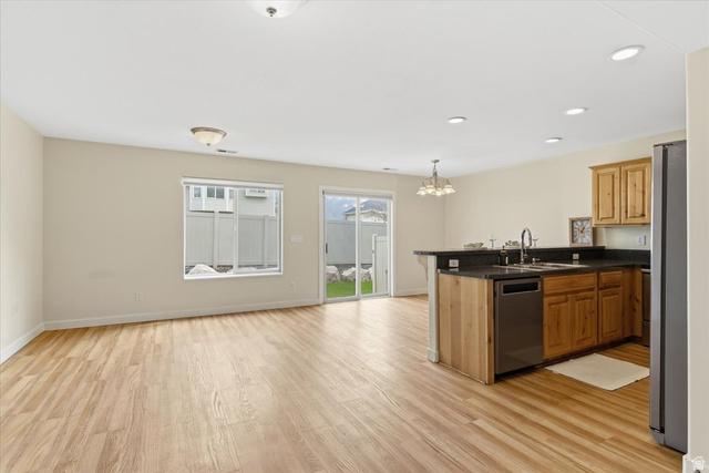 2082 Evans Cove Loop Layton, UT 84041 - Photo 7 of 25