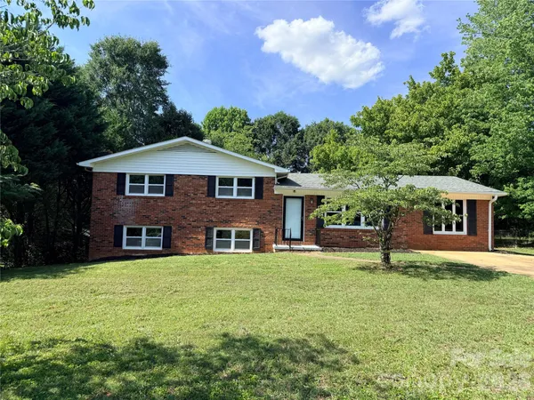 $325,000 | 267 Hoopaugh Avenue, Ellenboro, NC 28040