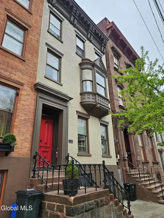$1,750 | 15 Ten Broeck Street, Unit 1, Albany, NY 12210
