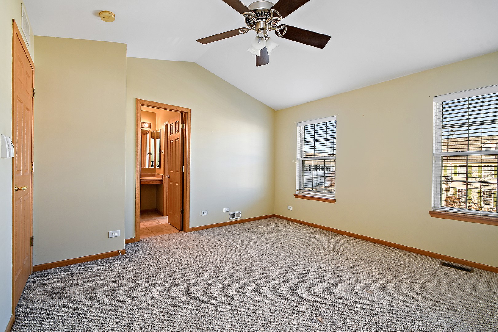 2529 Capitol Avenue Aurora, IL 60503 - Photo 13 of 25 a view of an empty room with a window