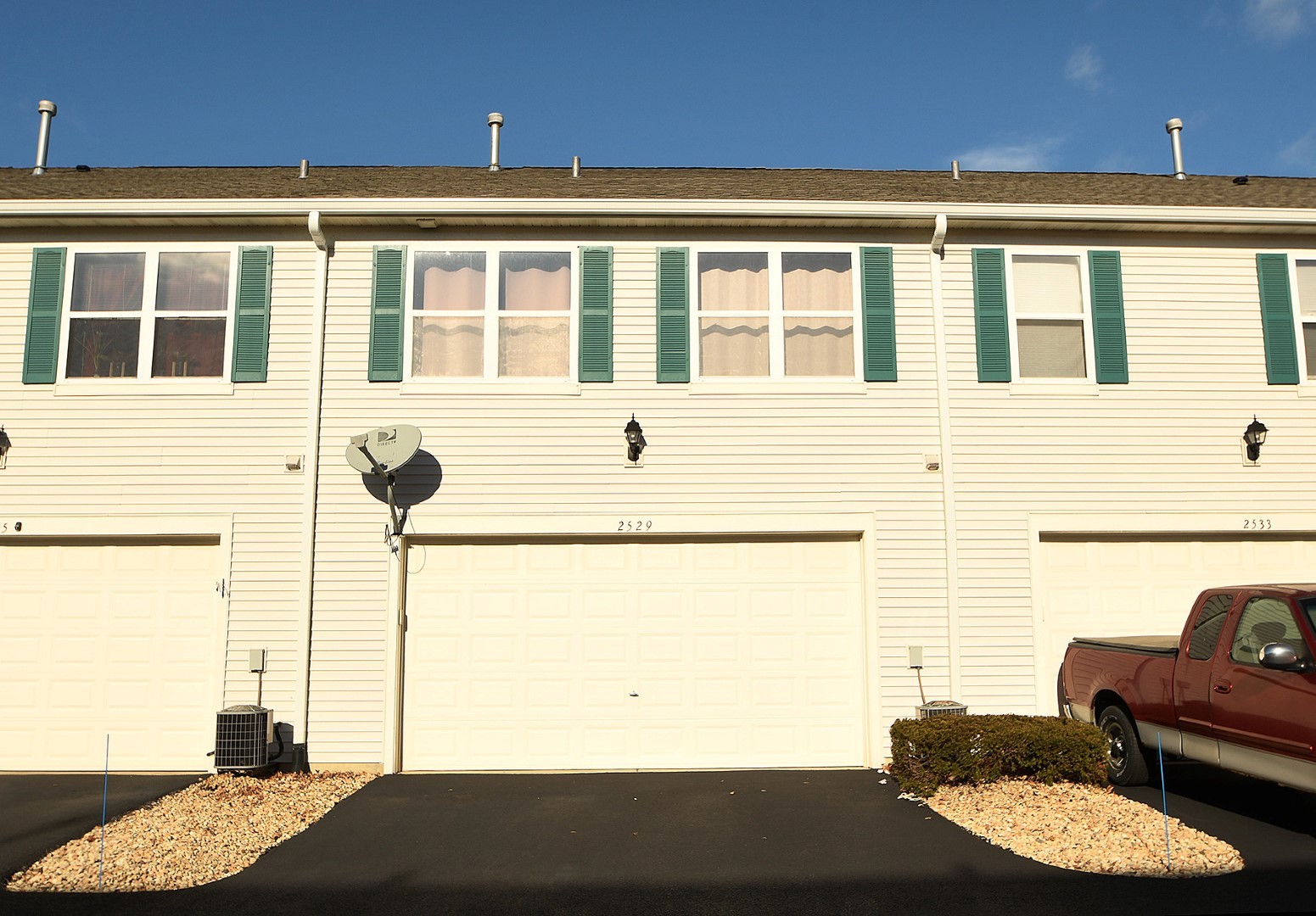 2529 Capitol Avenue Aurora, IL 60503 - Photo 20 of 25 a front view of a house with a yard