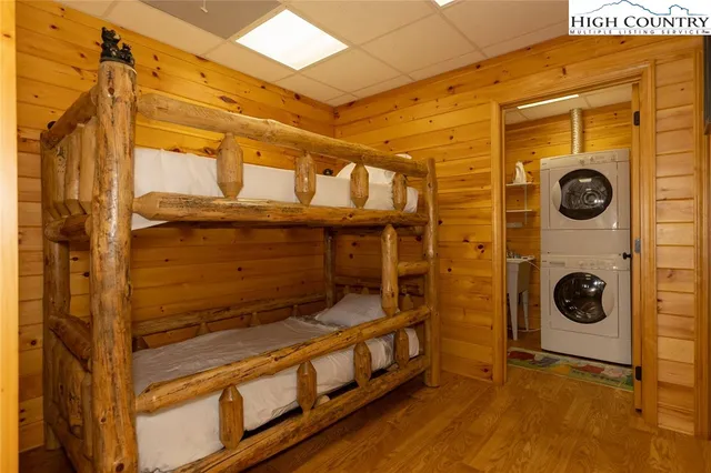 a view of an outdoor space