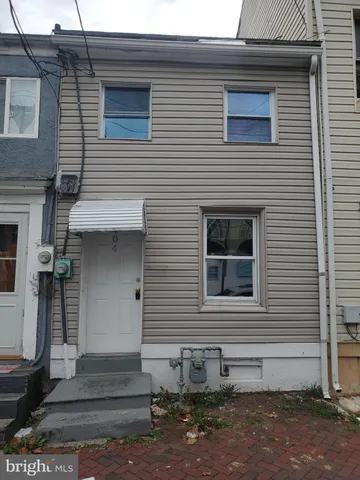 $1,200 | 404 South 9th Street, Reading, PA 19602