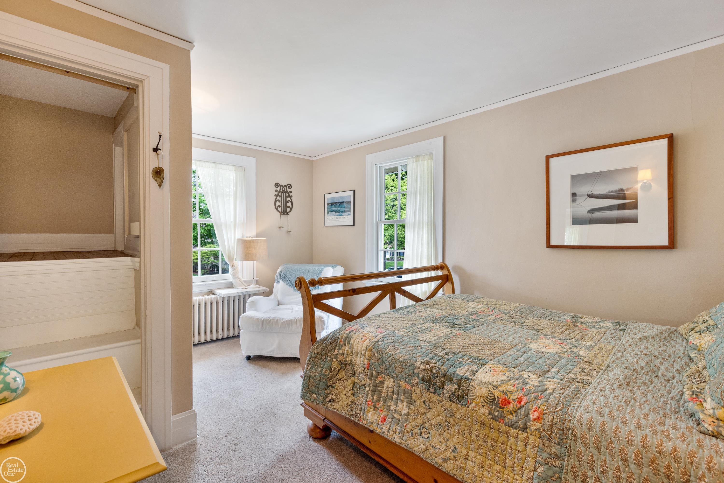 492 Rivard Boulevard Grosse Pointe, MI 48230 - Photo 30 of 81 50110851-29.JPG
