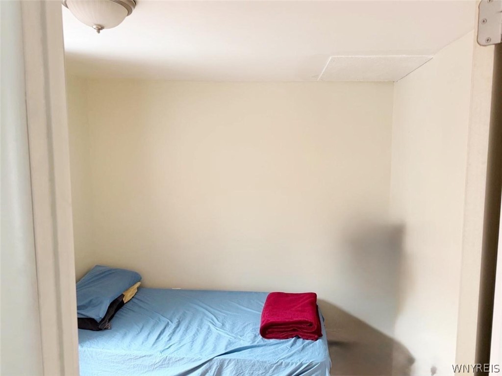 554 Perry Street Buffalo, NY 14210 - Photo 12 of 17