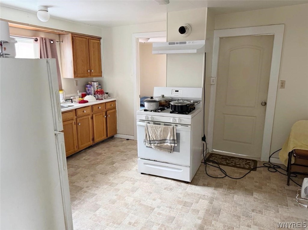 554 Perry Street Buffalo, NY 14210 - Photo 14 of 17