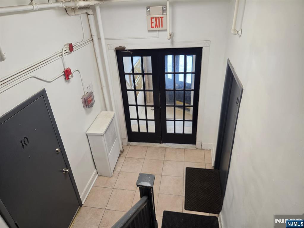 283 Paterson Avenue, Unit 2 East Rutherford, NJ 07073 - Photo 3 of 15