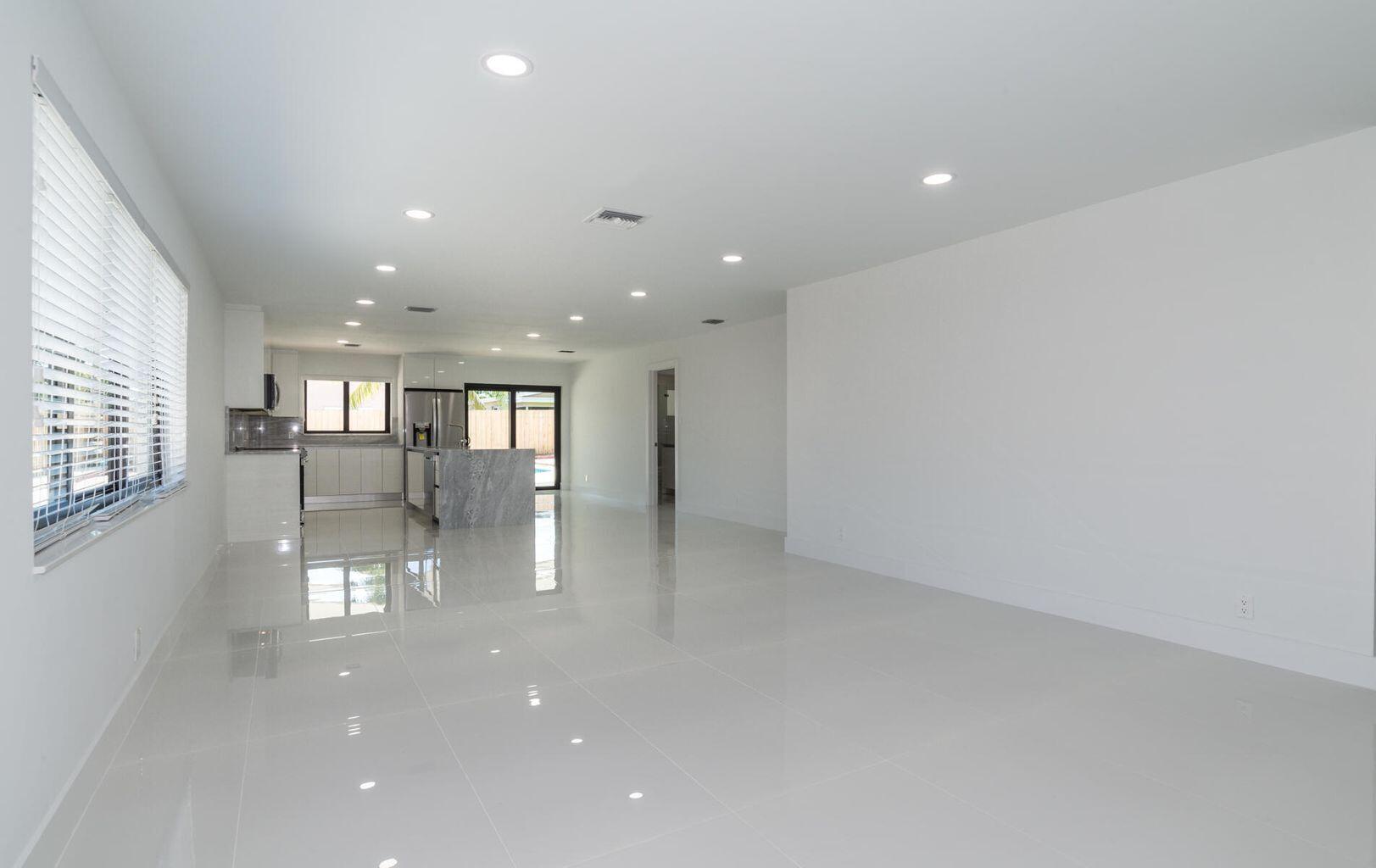 524 Northwest 53rd Street Boca Raton, FL 33487 - Photo 5 of 36 20210929223503711349000000-o