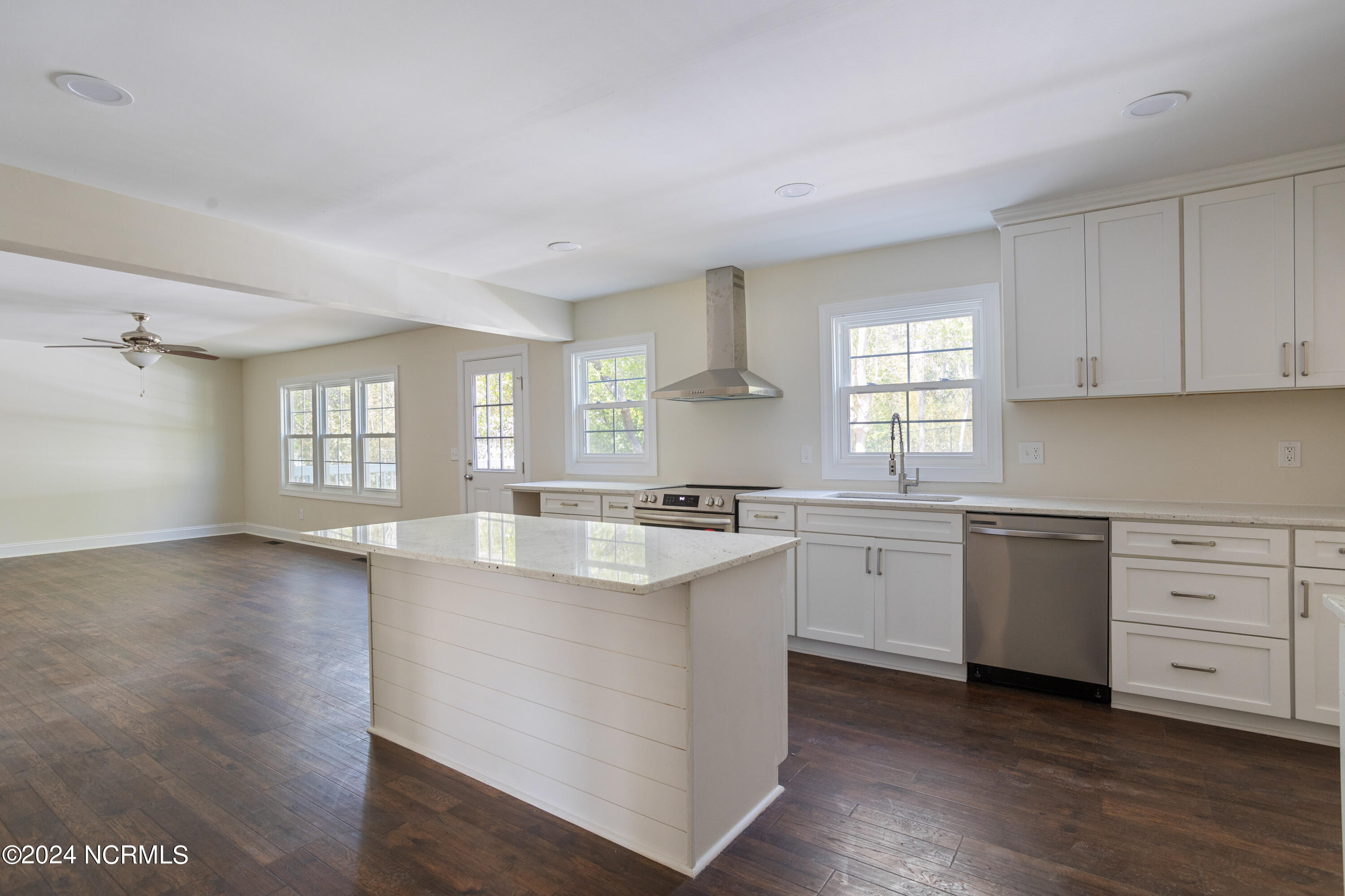 117 Lansdowne Road Wilmington, NC 28409 - Photo 15 of 39 015_117_lansdowne_road-15