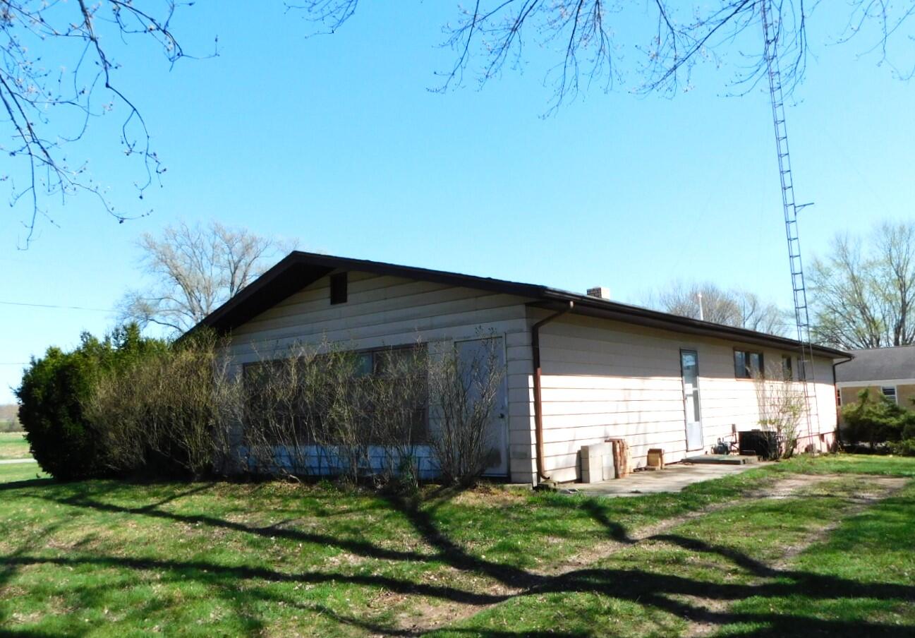 3528 South Pipestone Road Sodus, MI 49126 - Photo 2 of 42 DSCN7286