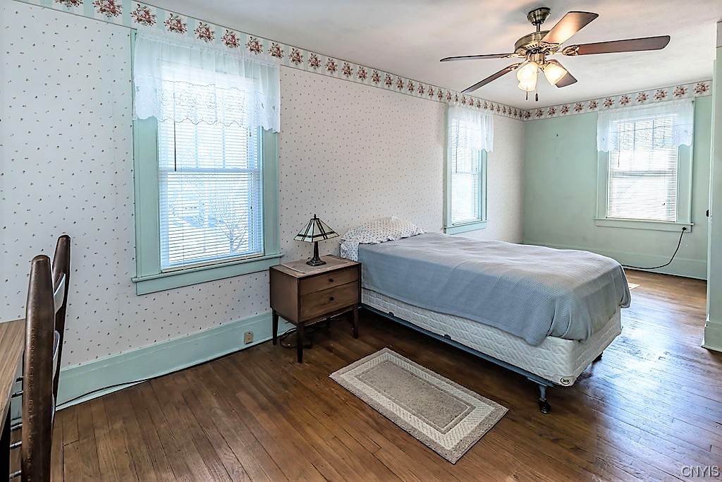 202 Cornwall Drive DeWitt, NY 13214 - Photo 19 of 27 The primary bedroom is very large