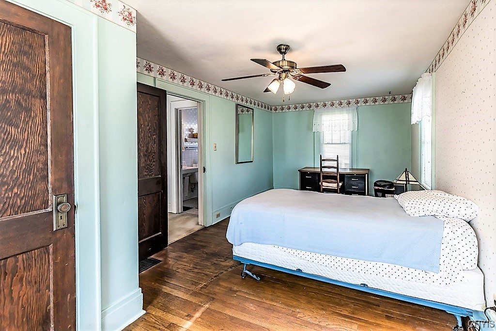 202 Cornwall Drive DeWitt, NY 13214 - Photo 20 of 27 with room for a sitting area