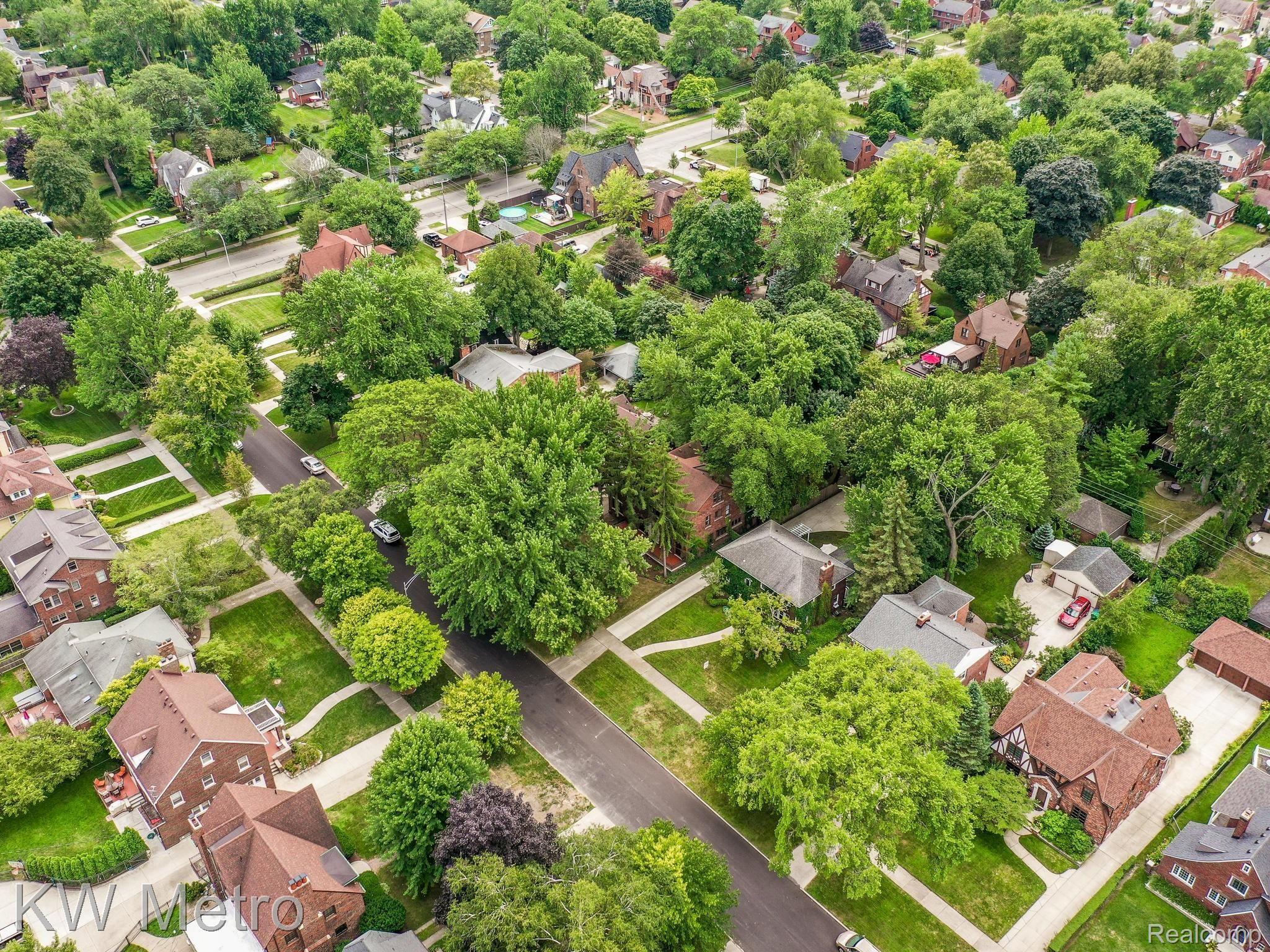 1235 Yorkshire Road Grosse Pointe, MI 48230 - Photo 44 of 51 Aerial View of neighborhood