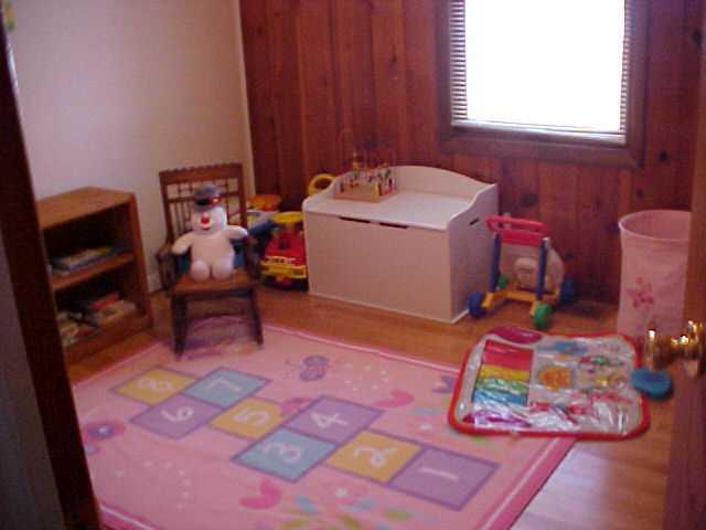 140 Maxwell Road Indianapolis, IN 46217 - Photo 5 of 12 Gallery Image 5