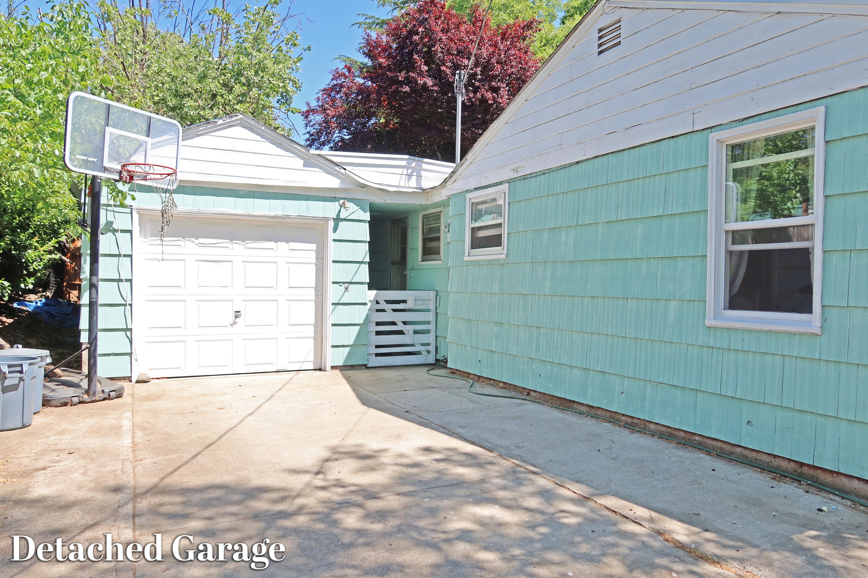 2111 Hillcrest Road Medford, OR 97504 - Photo 23 of 28 MLS 24