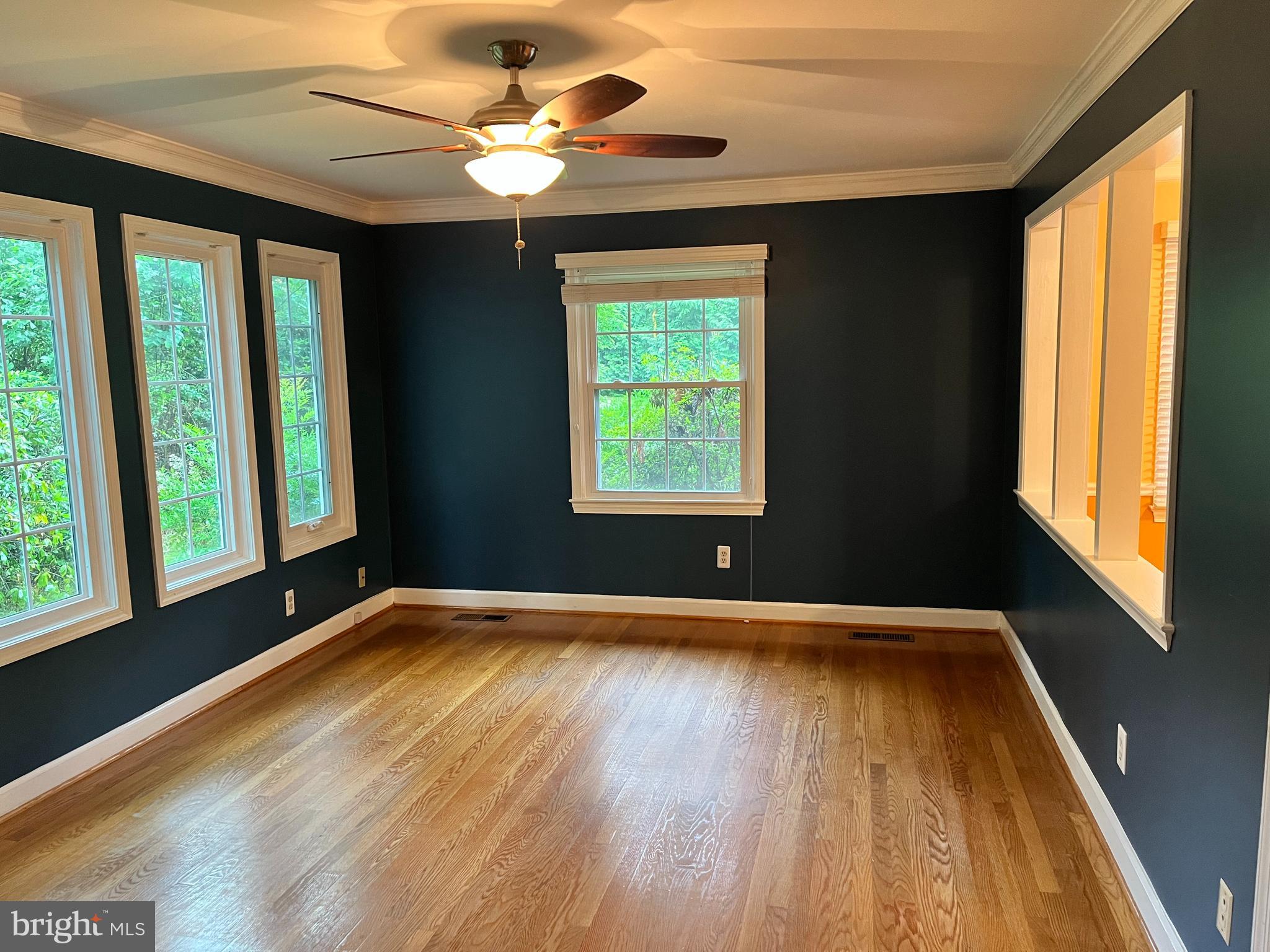 10220 Vale Road Vienna, VA 22181 - Photo 5 of 28
