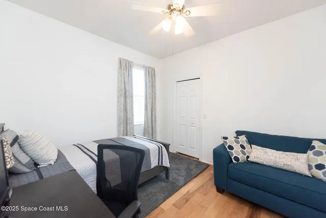 a view of a livingroom with lounge chair
