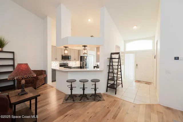 $2,900 | 585 Grant Avenue, Satellite Beach, FL 32937