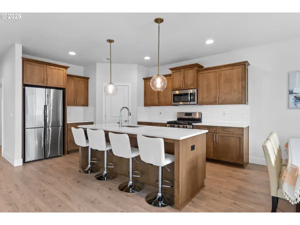 $839,100 | 652 Southwest 49th Street, Gresham, OR 97080