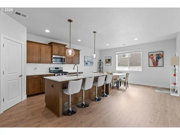 $839,100 | 652 Southwest 49th Street, Gresham, OR 97080