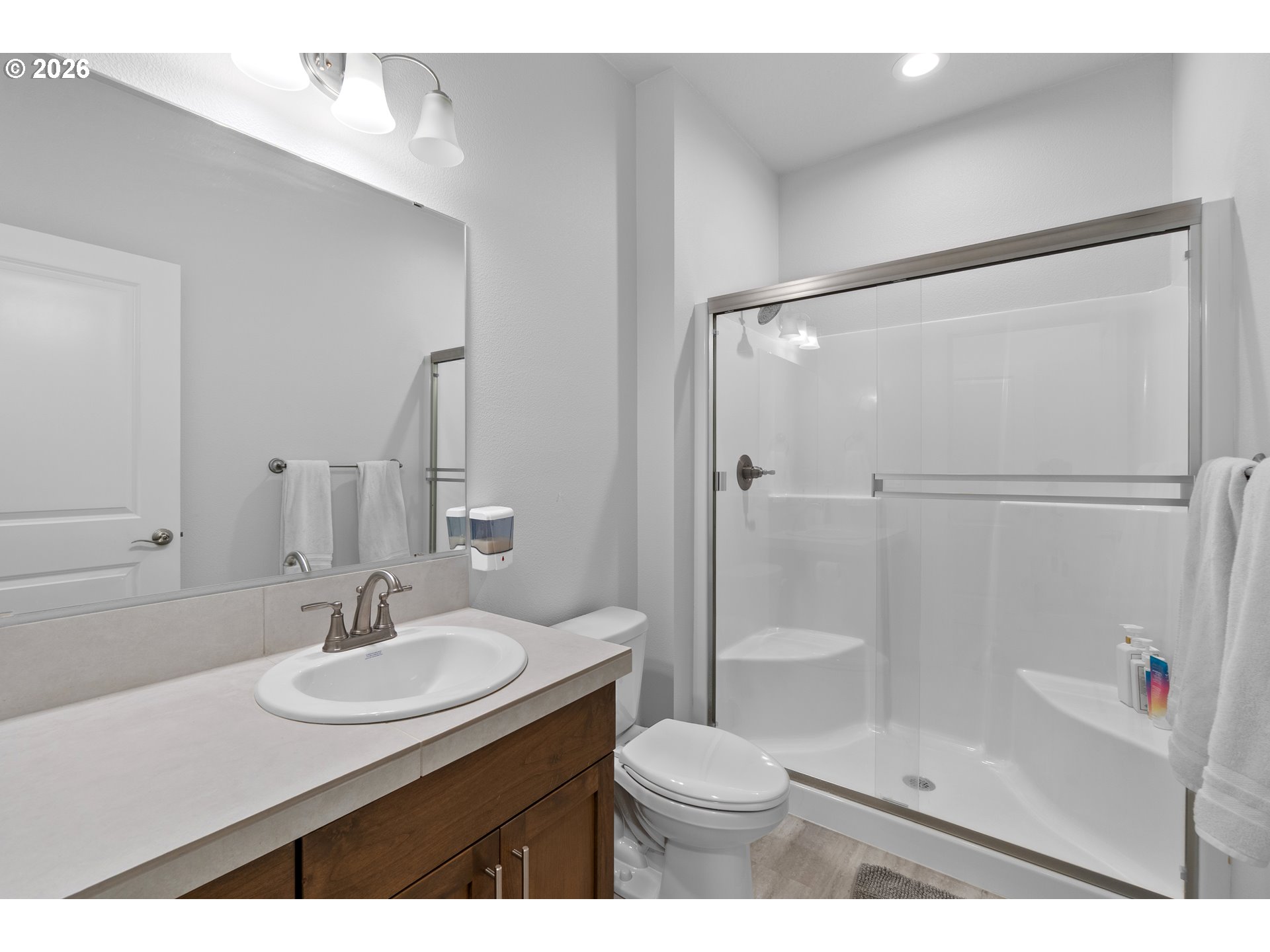 652 Southwest 49th Street Gresham, OR 97080 - Photo 25 of 46 Bathroom, Attached