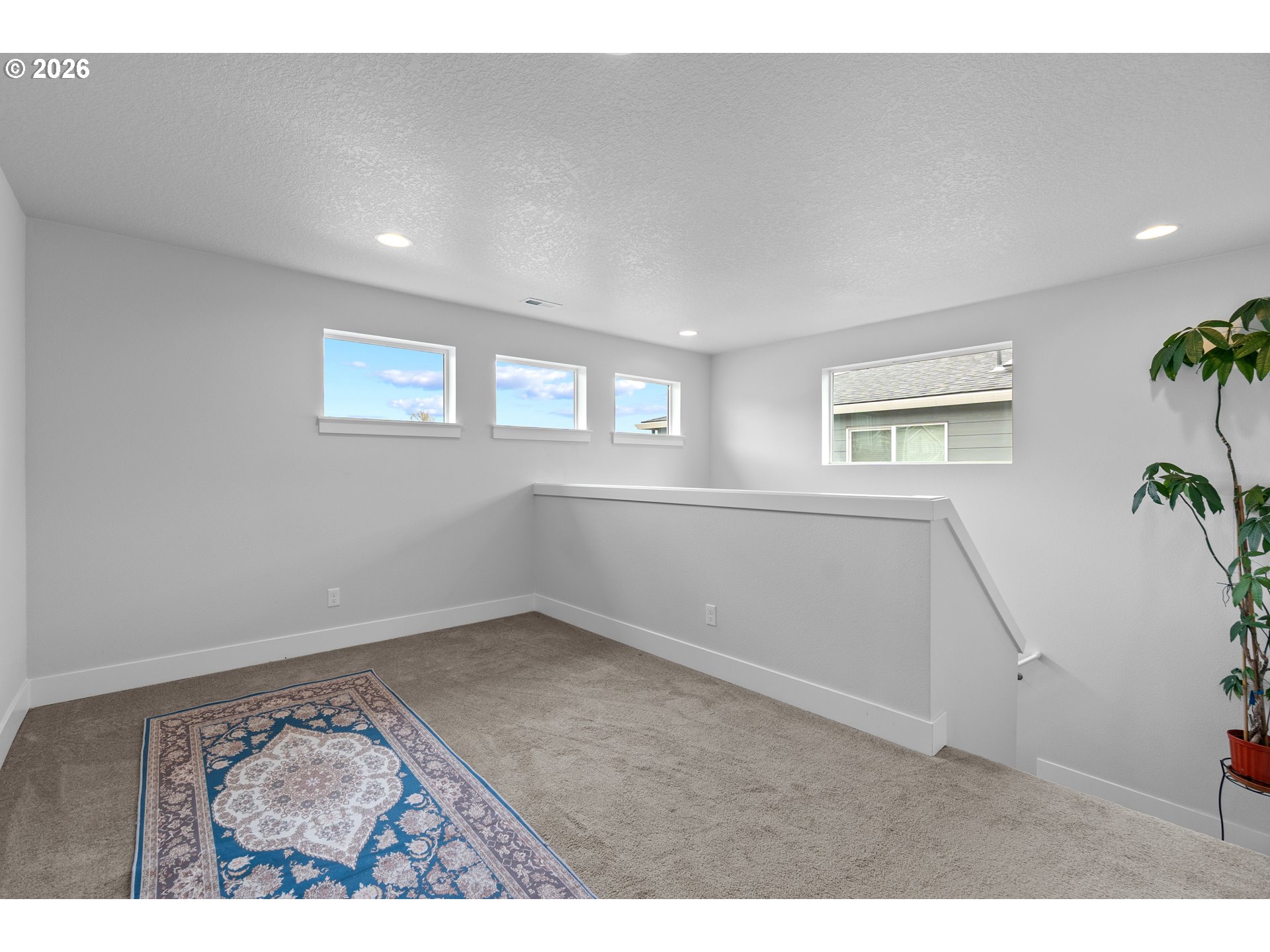 652 Southwest 49th Street Gresham, OR 97080 - Photo 28 of 46 Loft