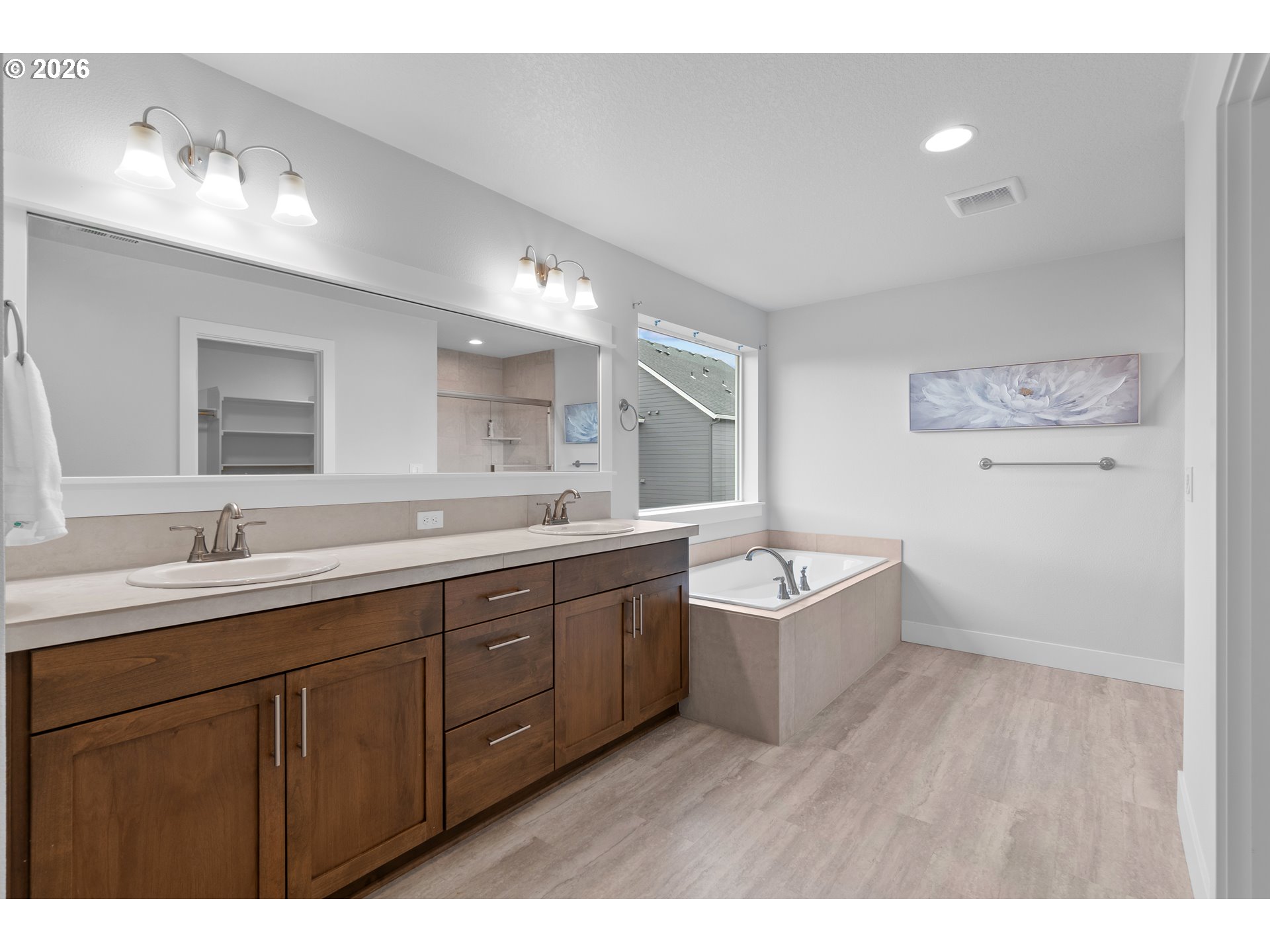 652 Southwest 49th Street Gresham, OR 97080 - Photo 32 of 46 Bathroom, Attached