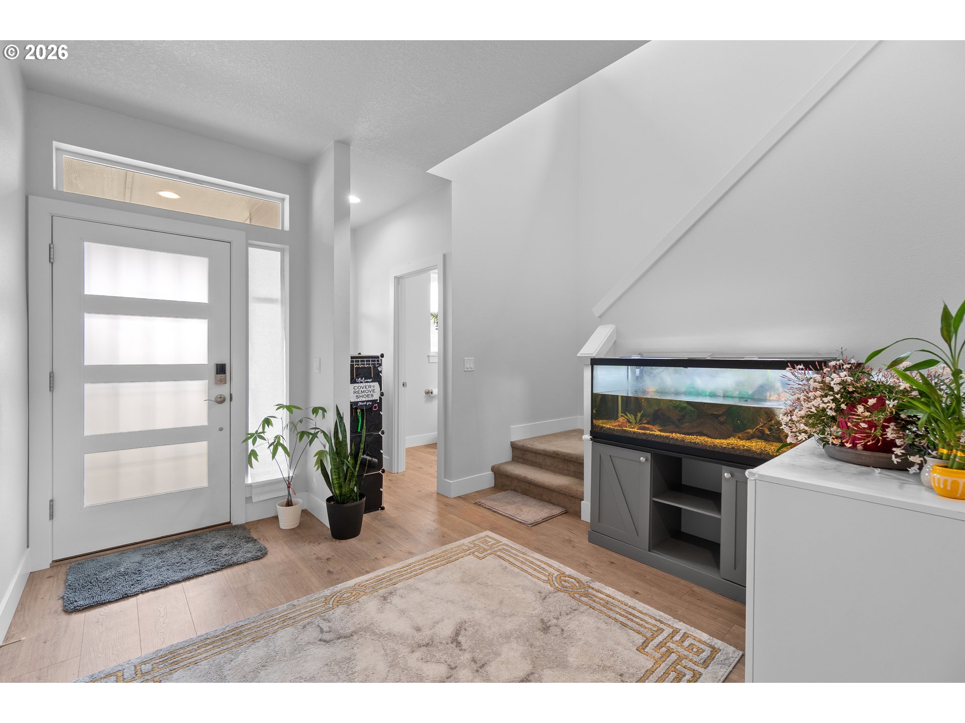 652 Southwest 49th Street Gresham, OR 97080 - Photo 6 of 46 Entrance/Foyer