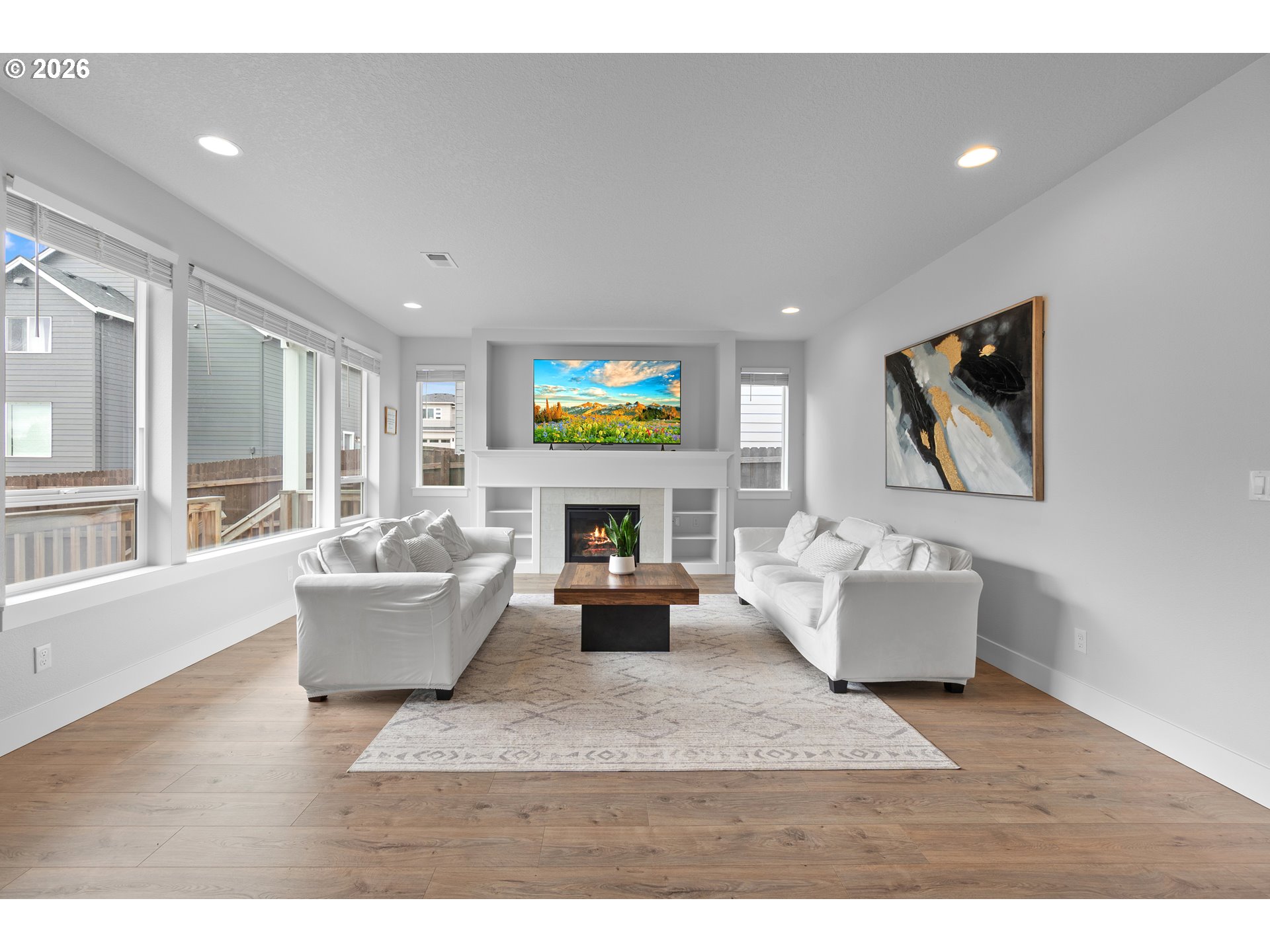 652 Southwest 49th Street Gresham, OR 97080 - Photo 7 of 46 Living Room