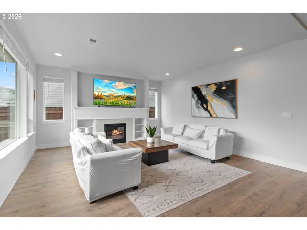 $839,100 | 652 Southwest 49th Street, Gresham, OR 97080